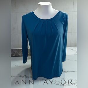 Ann Taylor teal 💙 crew neck 3 quarter sleeve business casual top gathered M